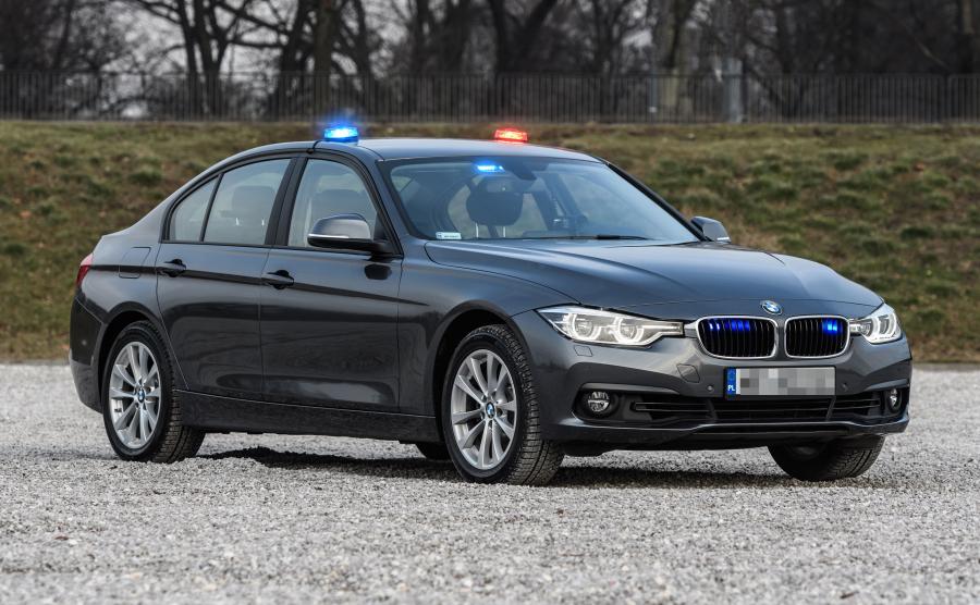 Zobacz, jak rozpoznać nowe nieoznakowane BMW policji. Nie da się ich