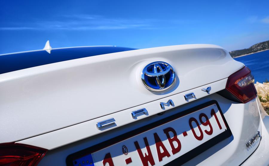 Toyota Camry 2.5 Hybrid e-CVT Executive