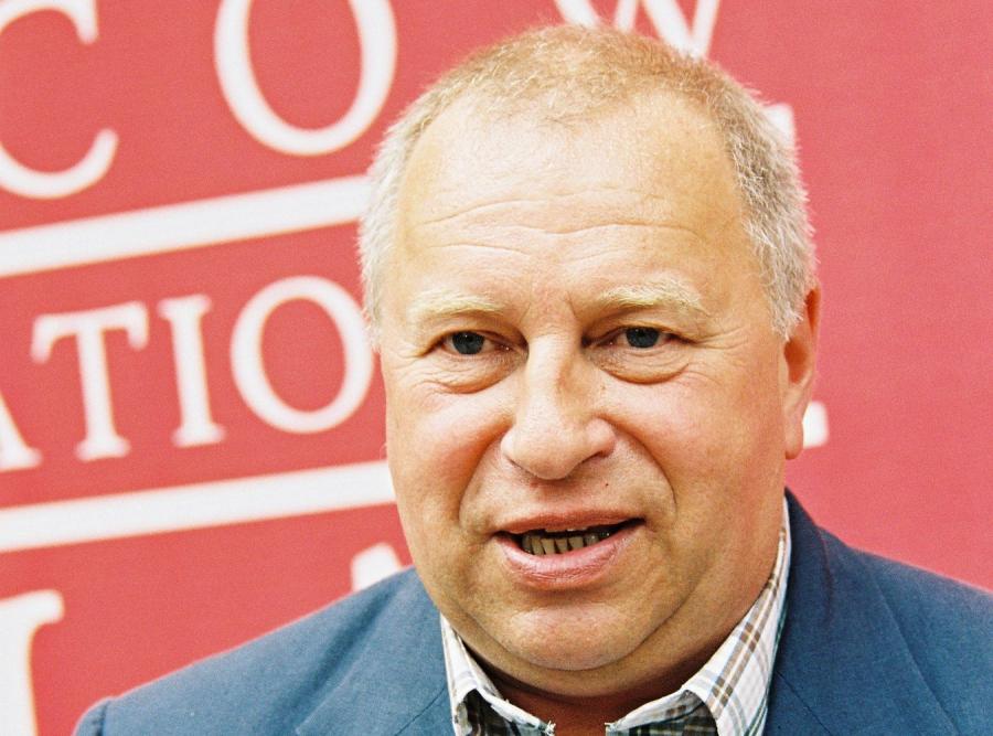 Jerzy Stuhr cieszy się niebywałą sympatią wśród internautów. Wieść o jego chorobie i walce z nią spowodowała lawinę życzeń powrotu do zdrowia. Nikt nie śmiał napisać uszczypliwego komentarza