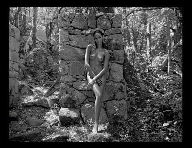 Joan Smalls - Kalendarz Pirelii 2012