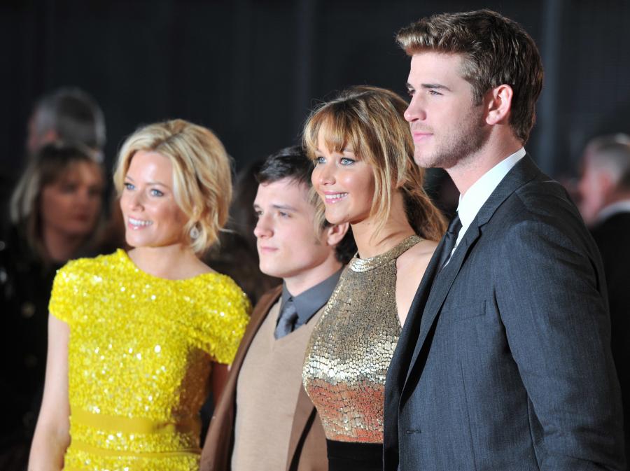 Elizabeth Banks, Josh Hutcherson, Jennifer Lawrence i Liam Hemsworth na europejskiej premierze "Igrzysk śmierci" w Londynie