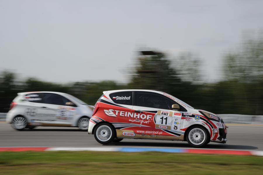 Kia Lotos Race