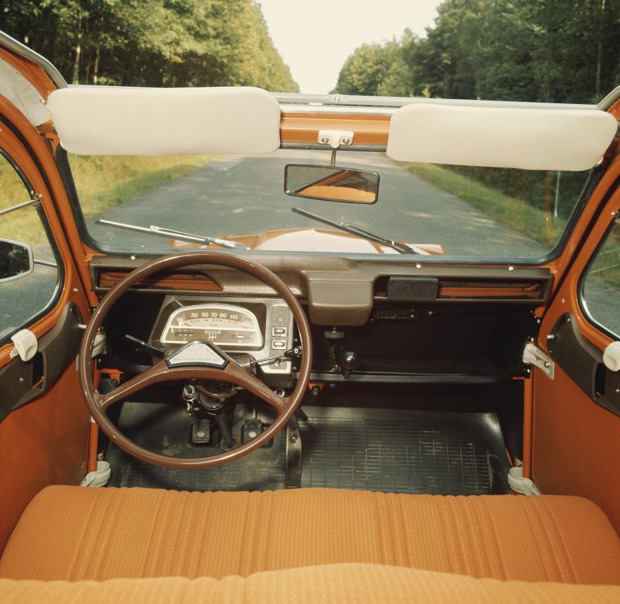 Auto zgodnie z tą zasadą było lekkie, nieprzemakalne i ekonomiczne