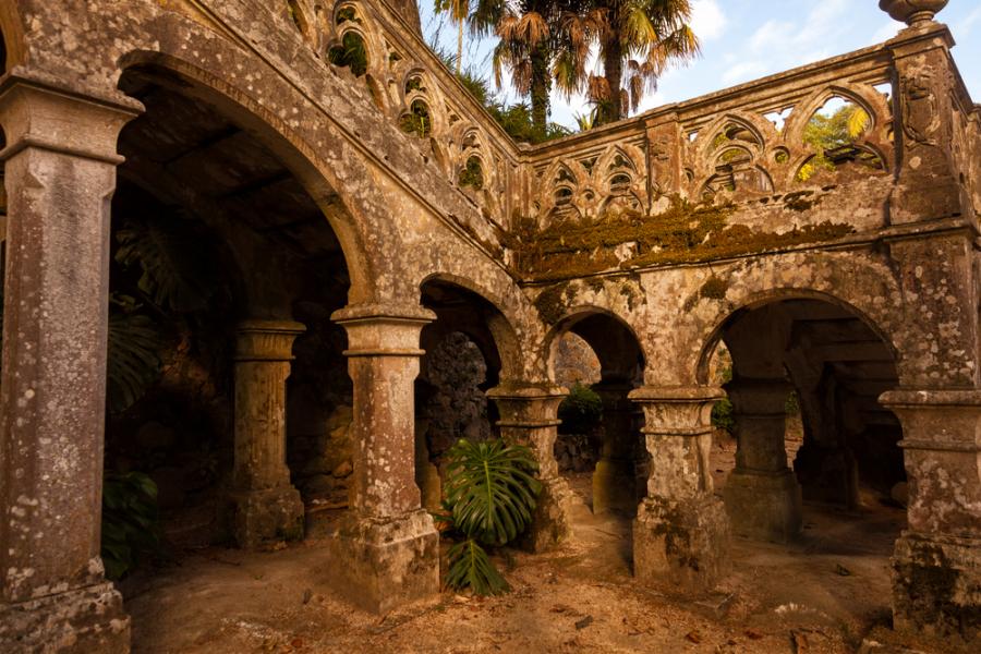 Zamek Monserrate jest równie piękny jak znajdujący się przy nim park