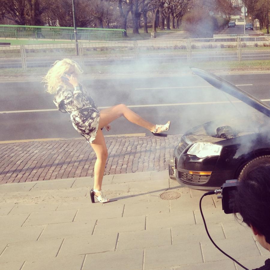 Maria Sadowska na planie klipu do piosenki "Life Is A Beat"