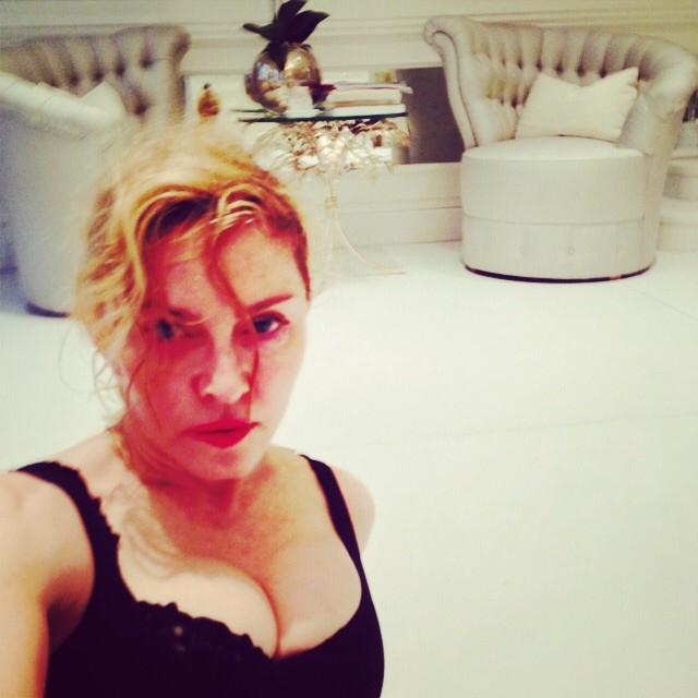 Madonna chwali się imponującym biustem