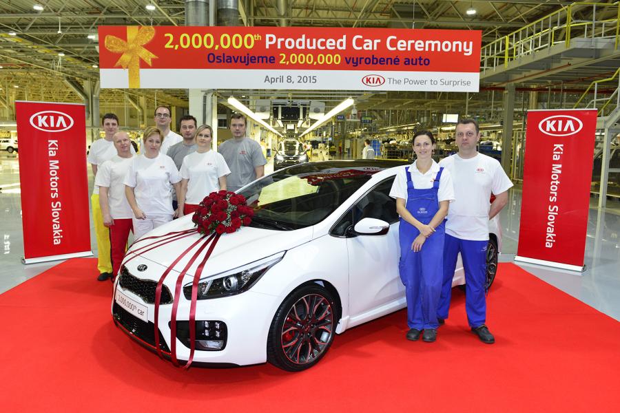 Kia niedawno ogłosiła, że wyprodukowała dwumilionowy samochód w Europie - był nim biały pro_cee’d GT