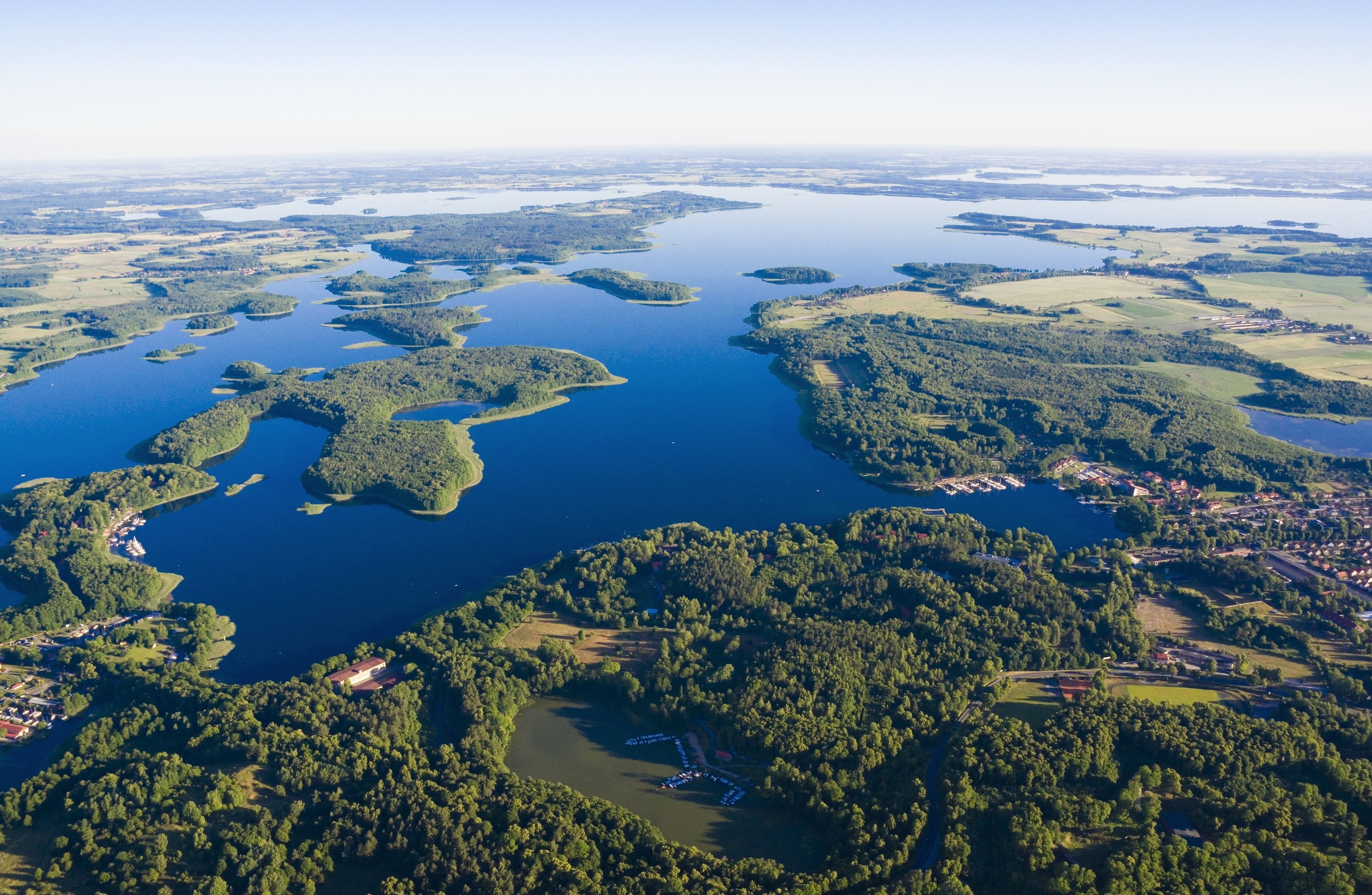 Mazury 2025 Giżycko Sztynort Ryn Kamień ratownictwo medyczne Mazury Szlak Wielkich Jezior Mazurskich karetki wodne MOPR bezpieczeństwo nad wodą pomoc medyczna zdrowie na wakacjach aplikacja Ratunek turystyka wodna żeglarze turyści