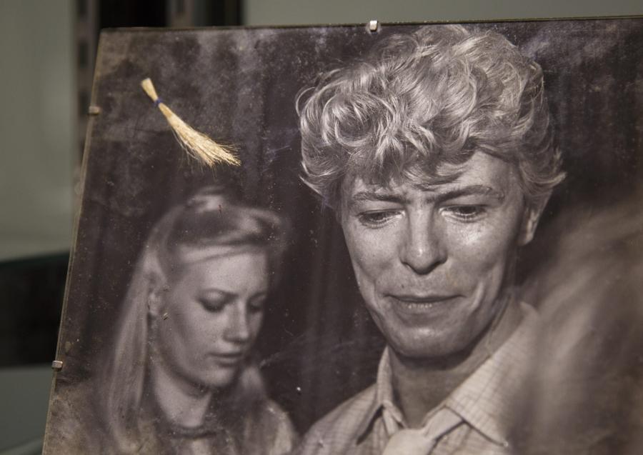 Pukiel włosów Davida Bowie'ego na aukcji w Beverly Hills